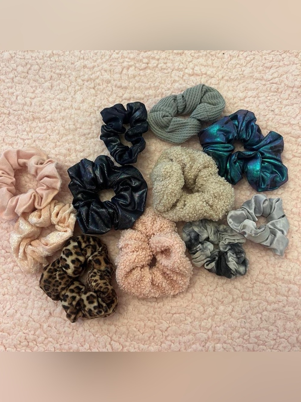 Assorted Women's Hair Scrunchie Set